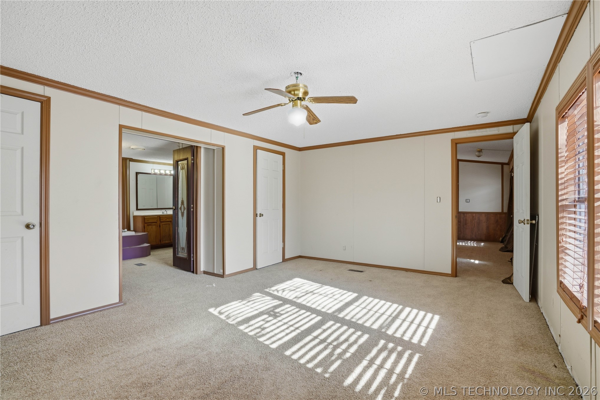 101163 S 4614 Property Photo 22