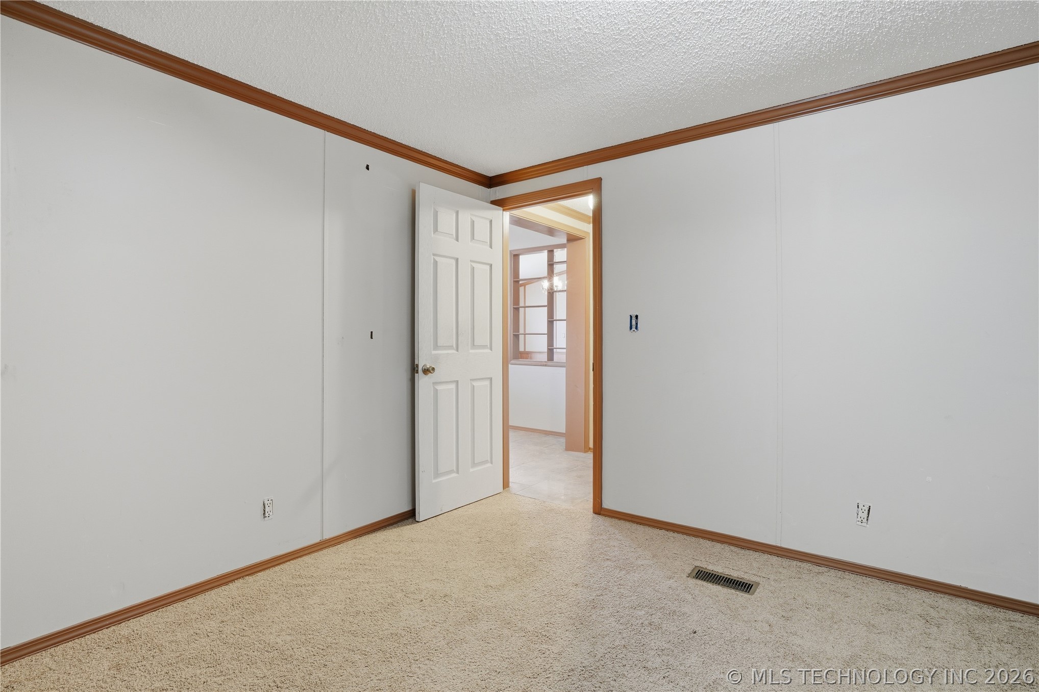 101163 S 4614 Property Photo 51