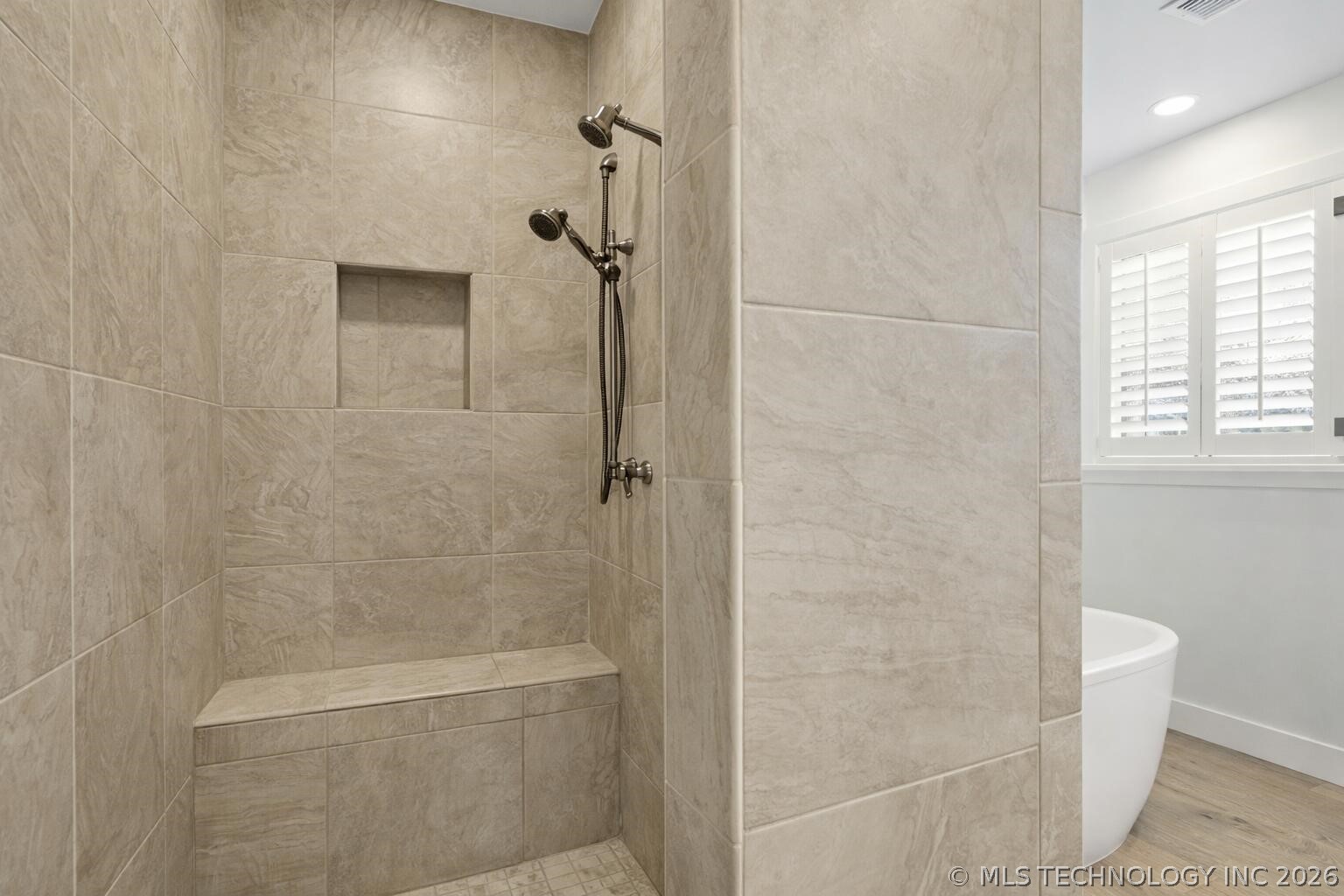 5013 Lake Breeze Road Property Photo 41