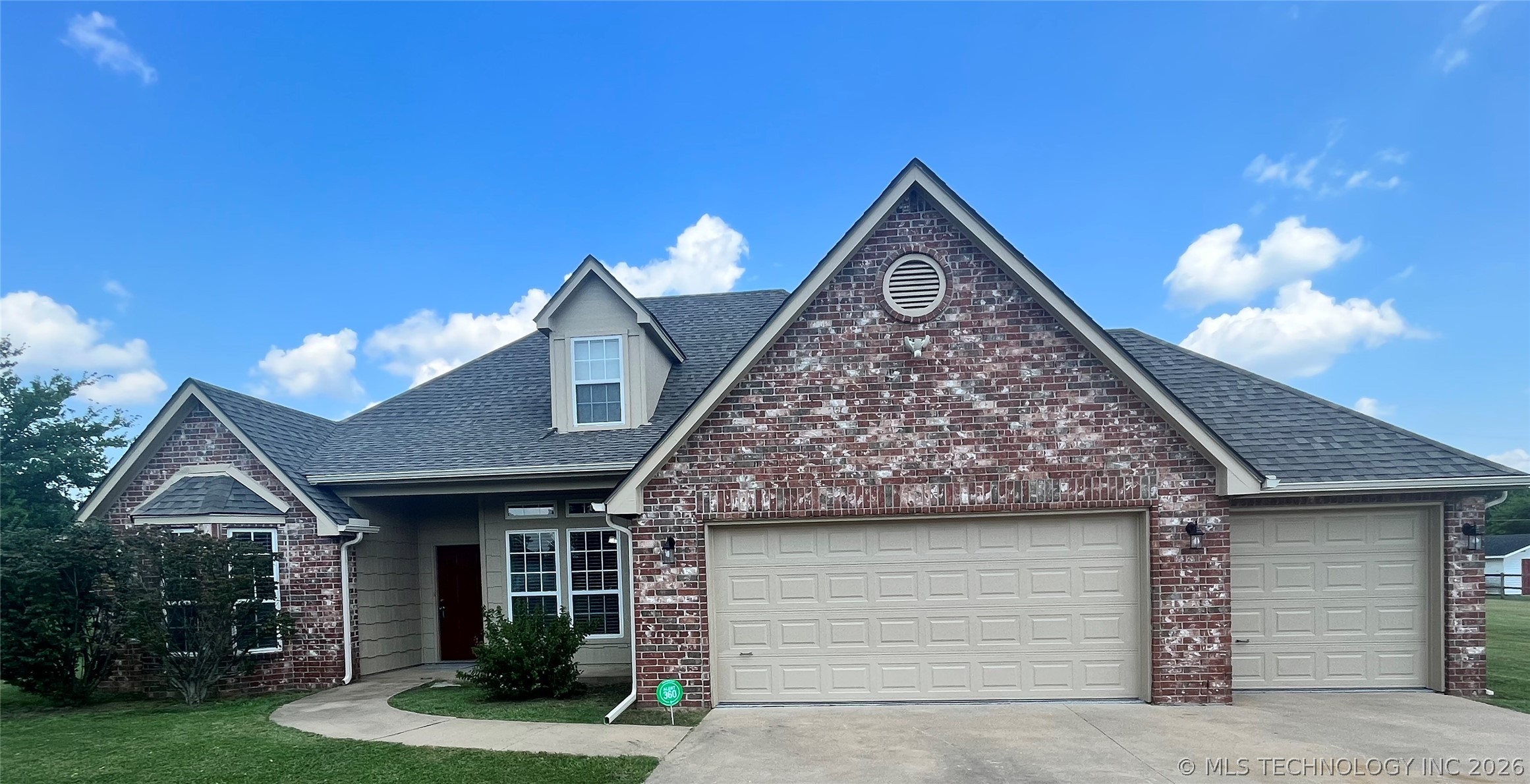 12047 N 193rd East Avenue Property Photo 4