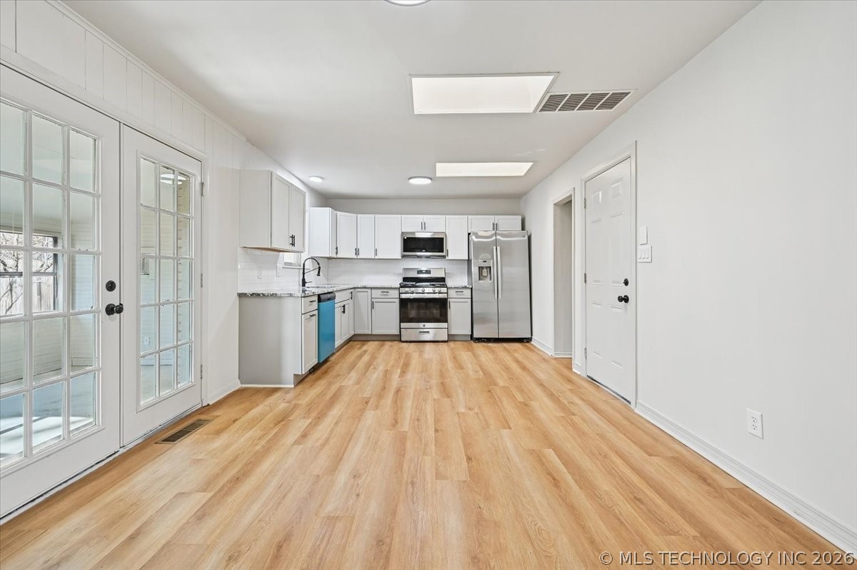 2114 S Hickory Avenue Property Photo 5