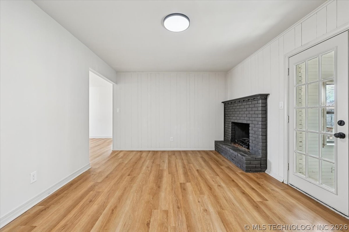 2114 S Hickory Avenue Property Photo 7