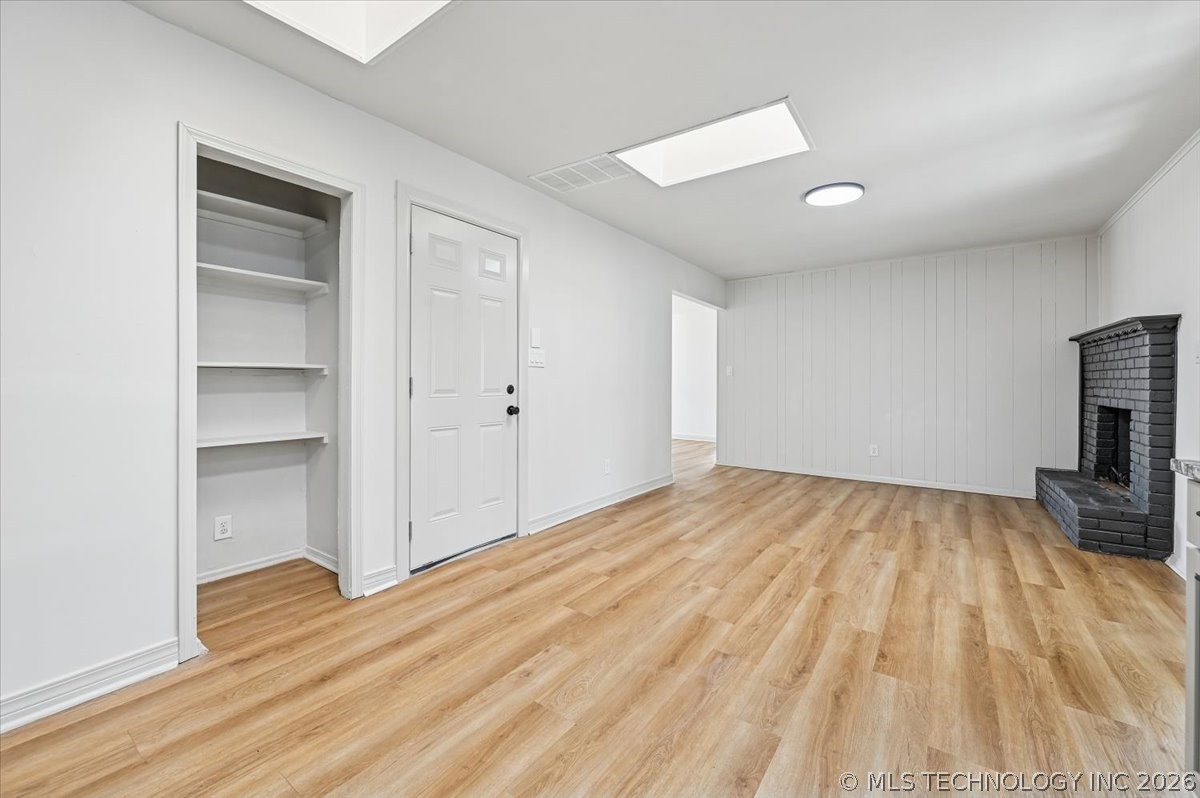 2114 S Hickory Avenue Property Photo 8