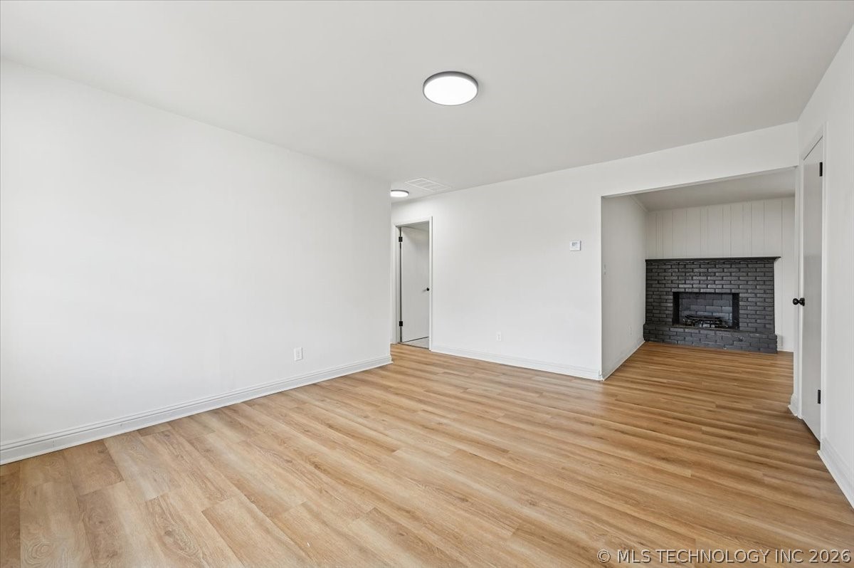 2114 S Hickory Avenue Property Photo 9