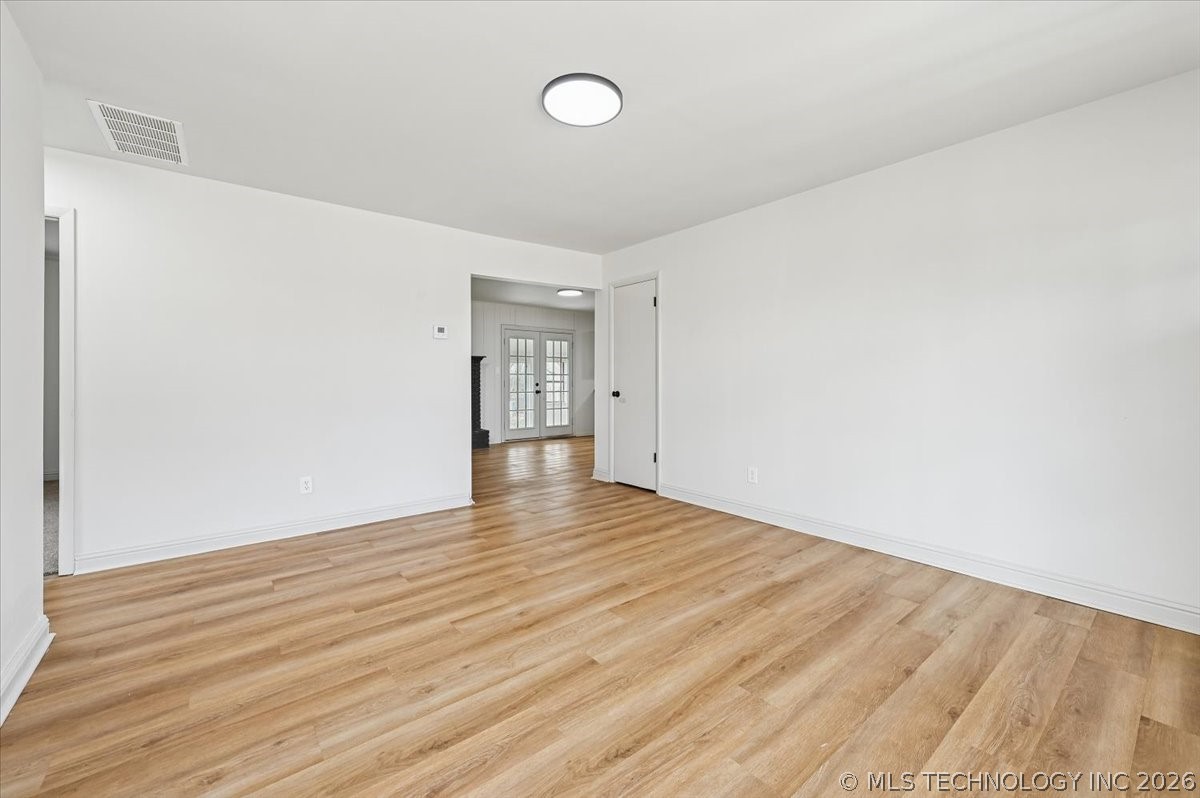 2114 S Hickory Avenue Property Photo 10