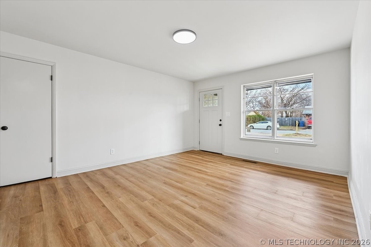 2114 S Hickory Avenue Property Photo 11