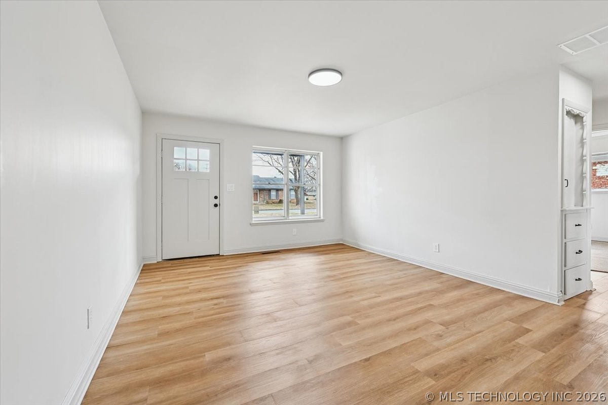 2114 S Hickory Avenue Property Photo 12