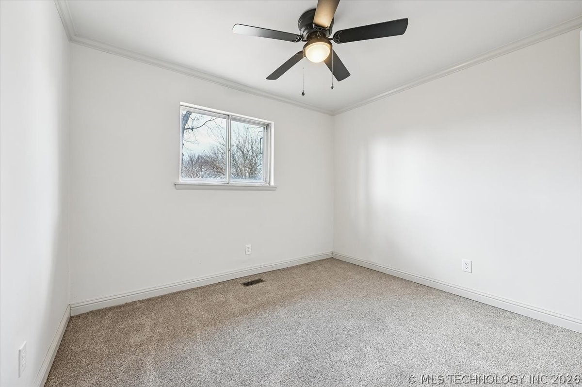 2114 S Hickory Avenue Property Photo 18