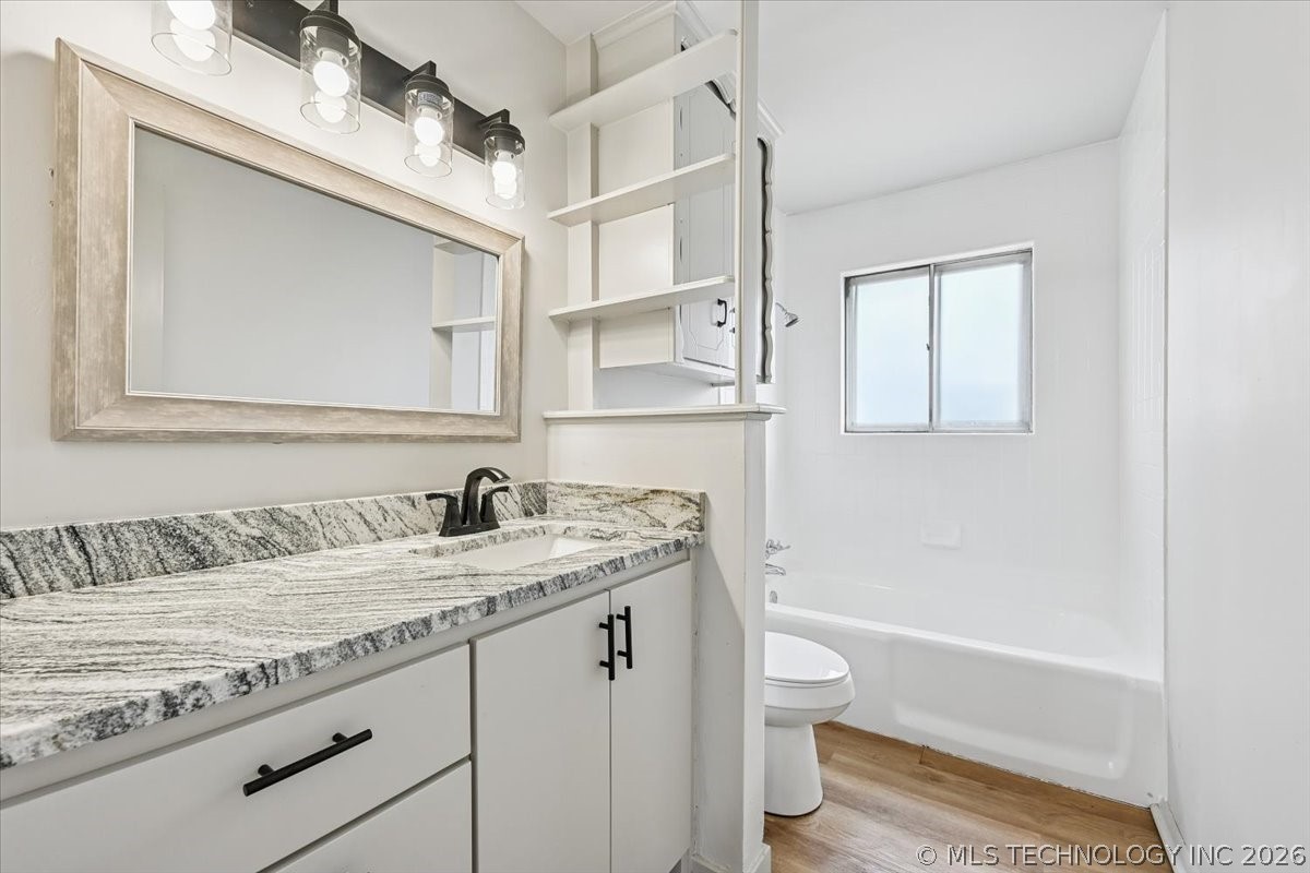 2114 S Hickory Avenue Property Photo 20