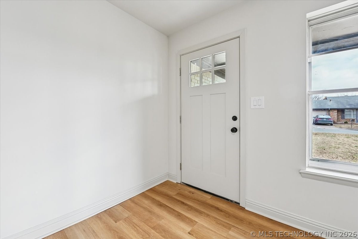 2114 S Hickory Avenue Property Photo 23