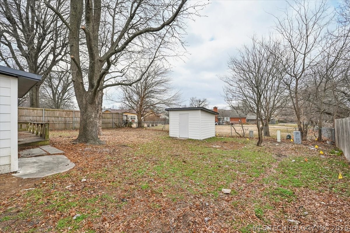 2114 S Hickory Avenue Property Photo 25