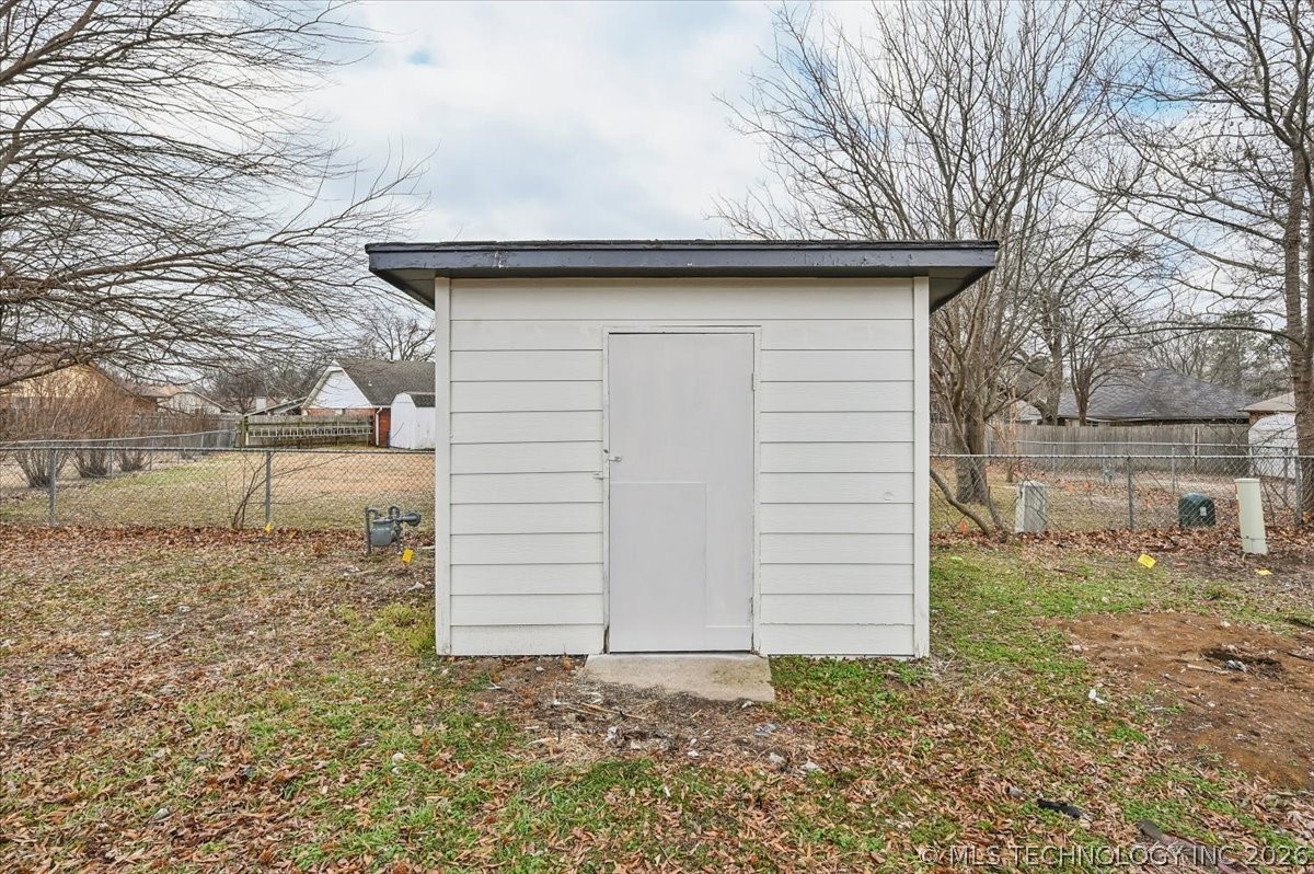 2114 S Hickory Avenue Property Photo 26