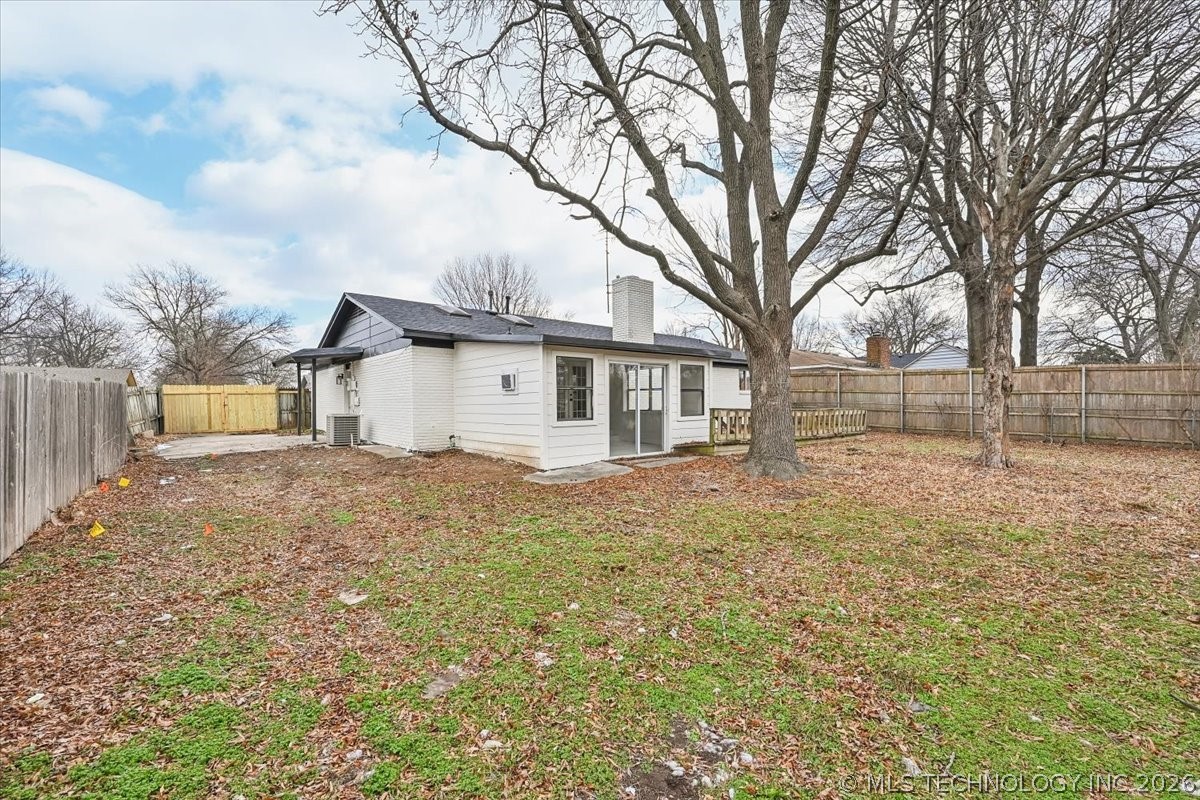 2114 S Hickory Avenue Property Photo 27