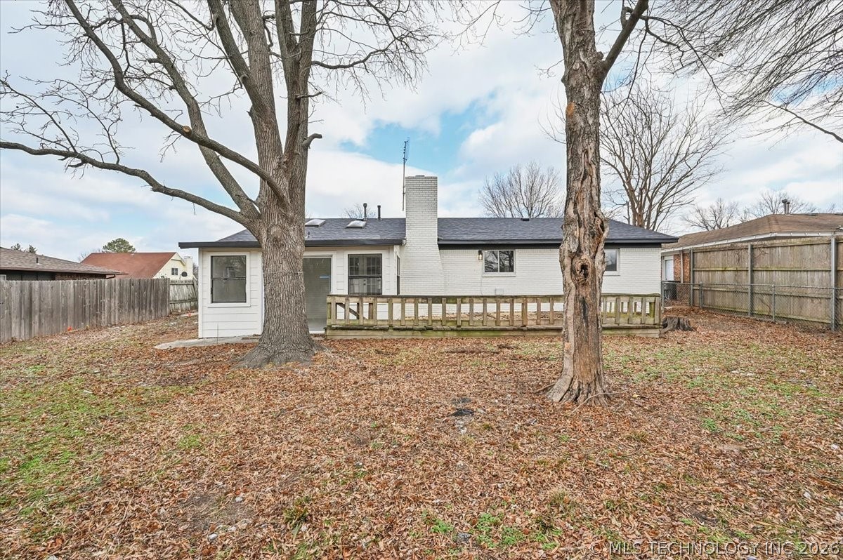 2114 S Hickory Avenue Property Photo 29