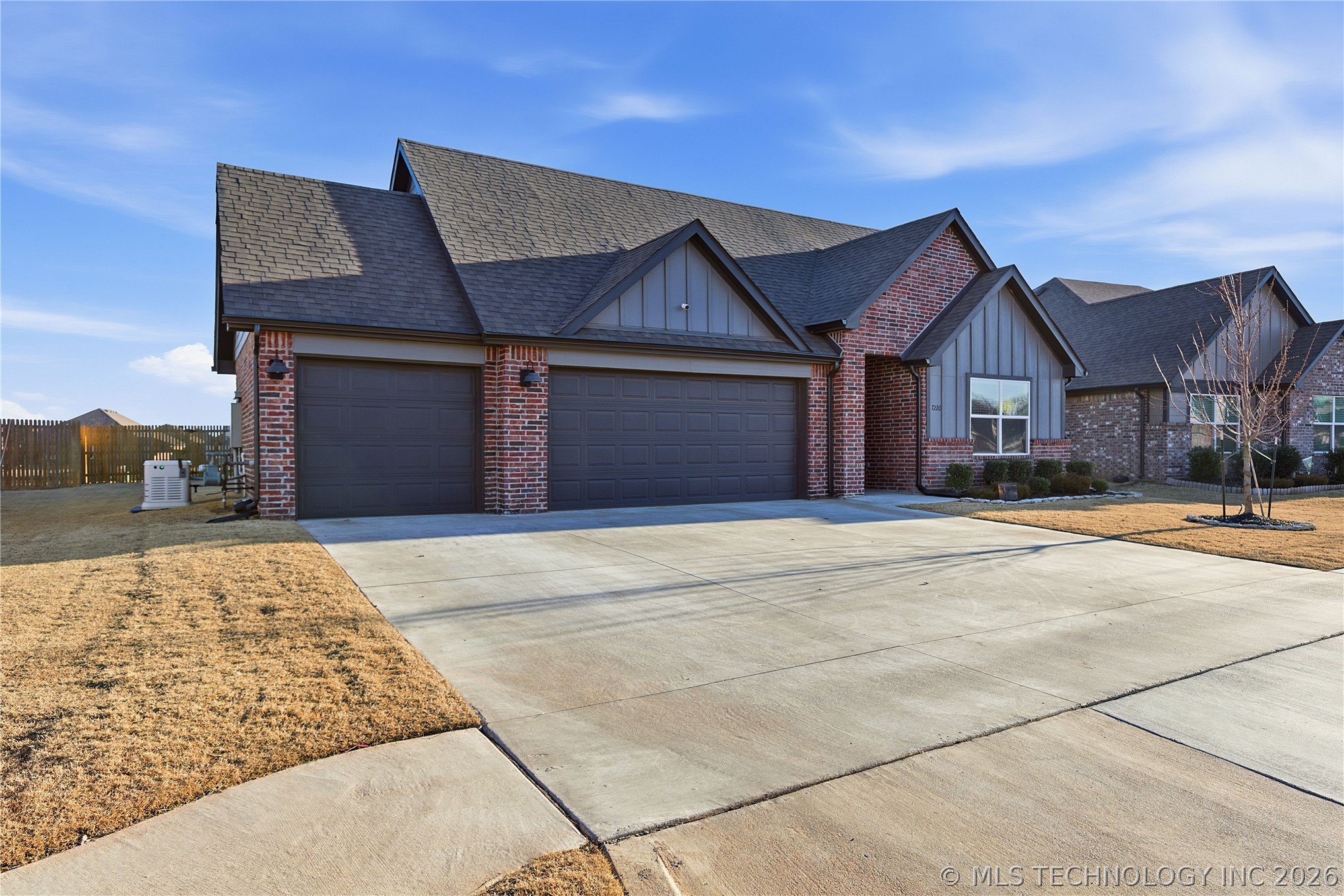 7220 E 154th Place S Property Photo 3