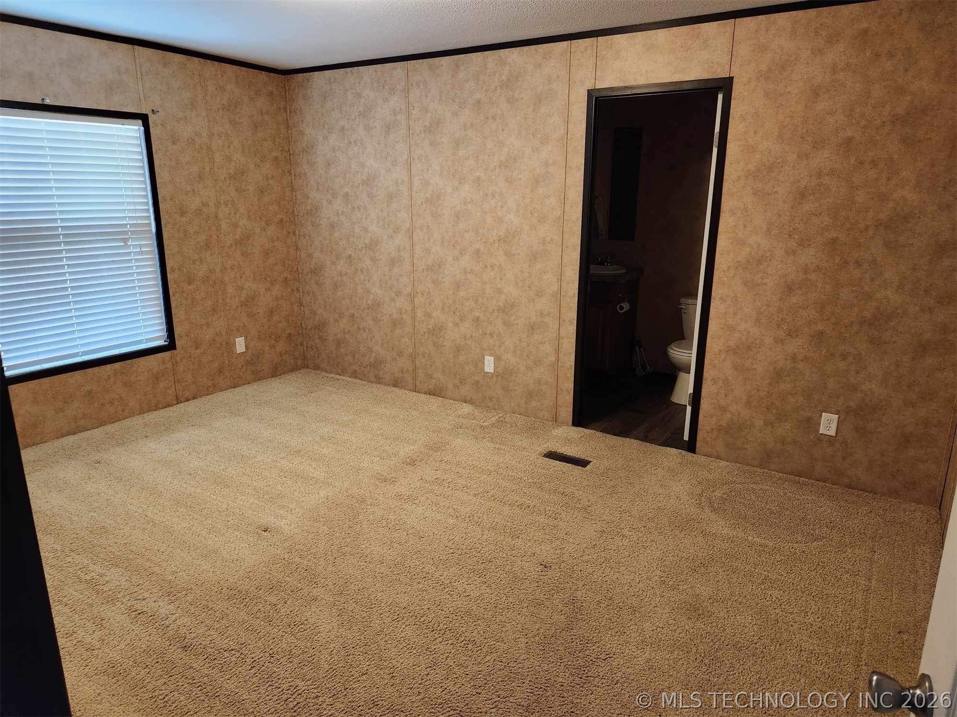 502 E Lee Property Photo 3