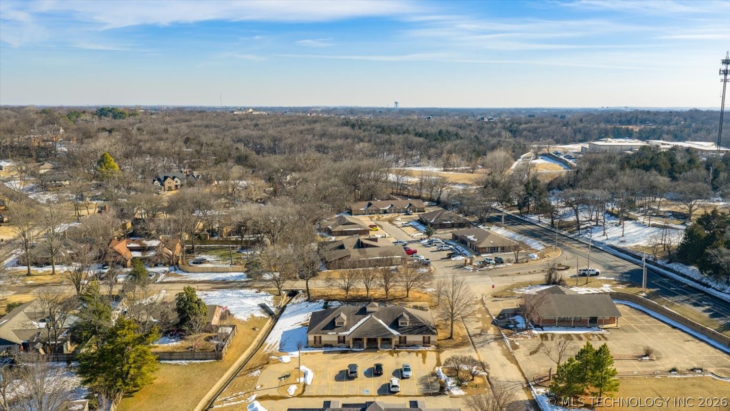 2370 Nowata Place Property Photo 3