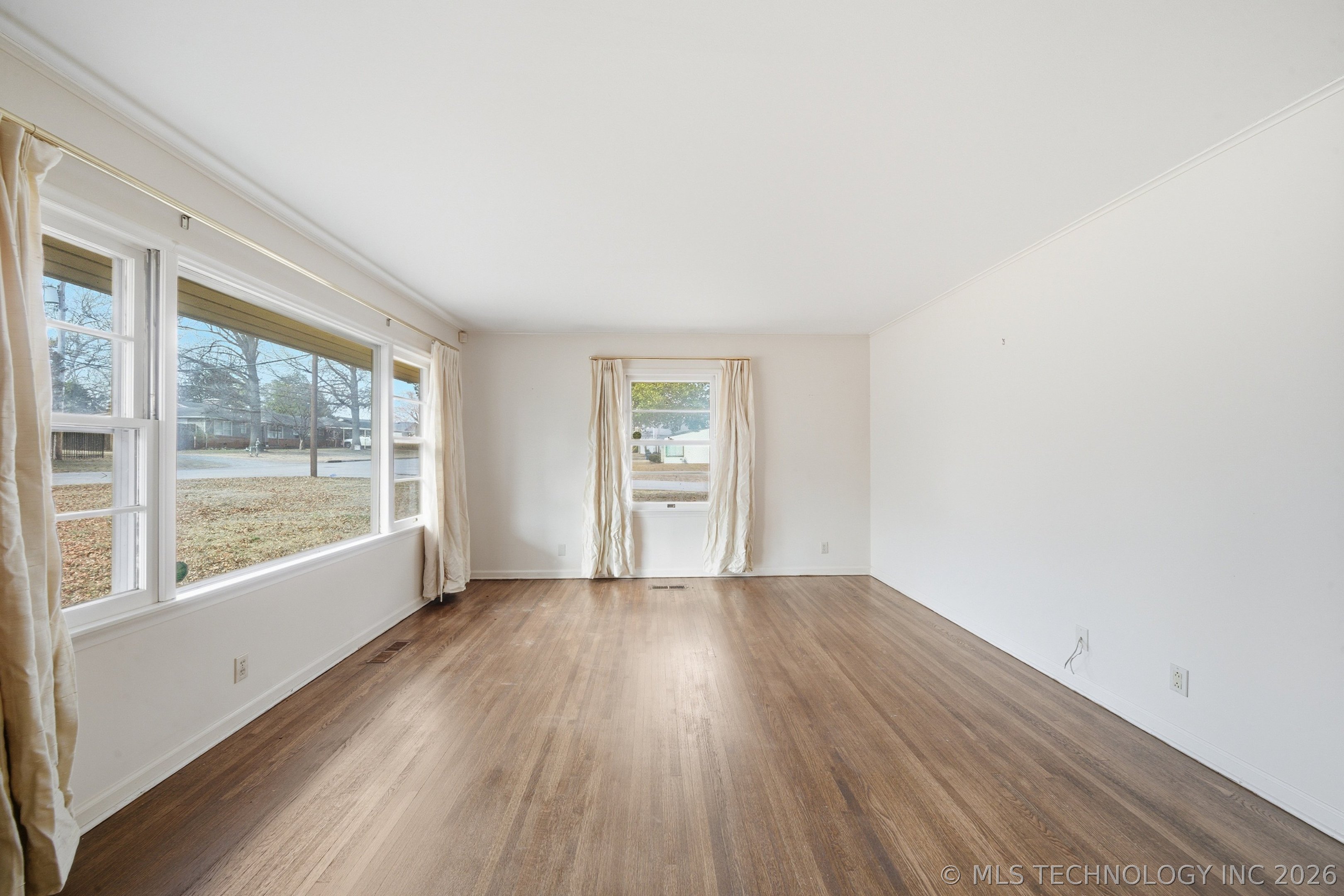 4905 S Columbia Avenue Property Photo 7