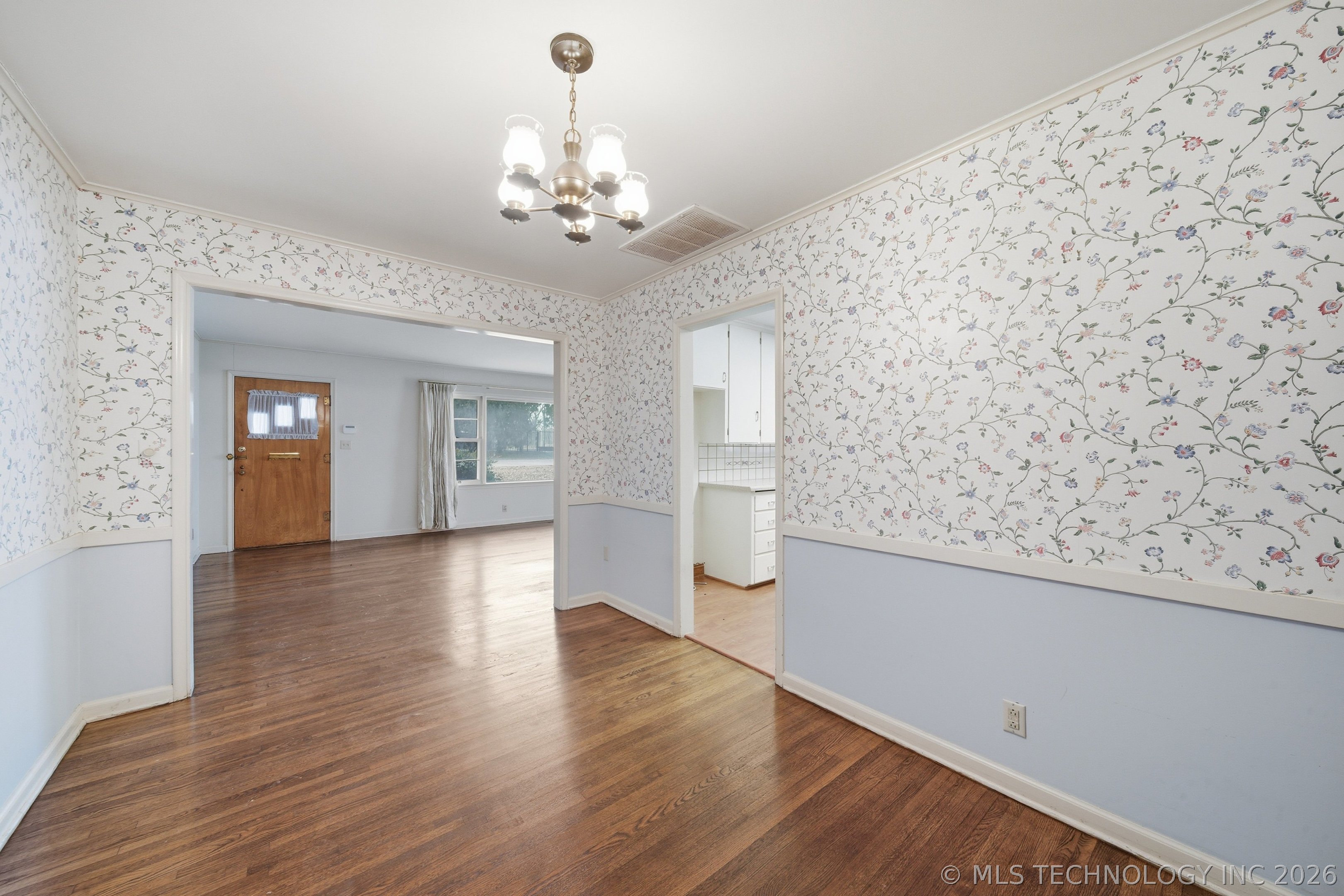 4905 S Columbia Avenue Property Photo 11