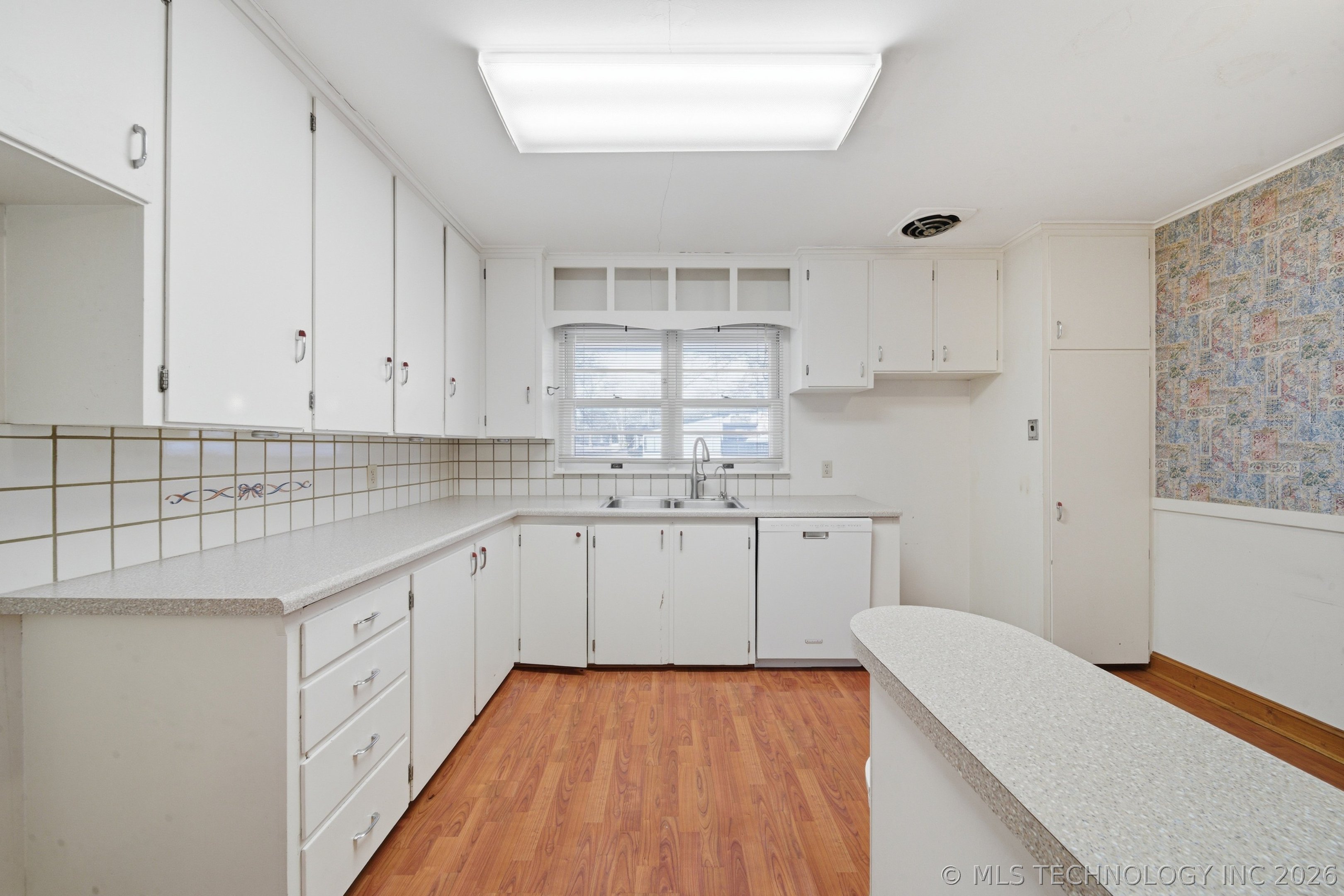 4905 S Columbia Avenue Property Photo 12