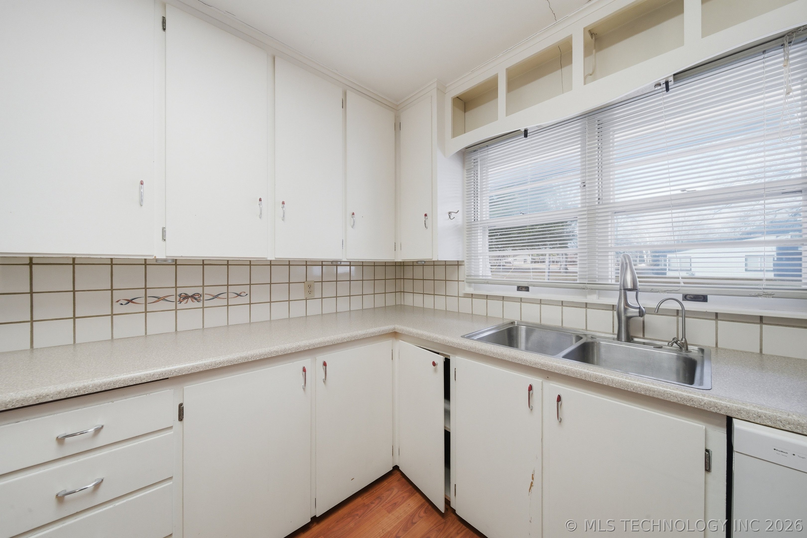 4905 S Columbia Avenue Property Photo 14