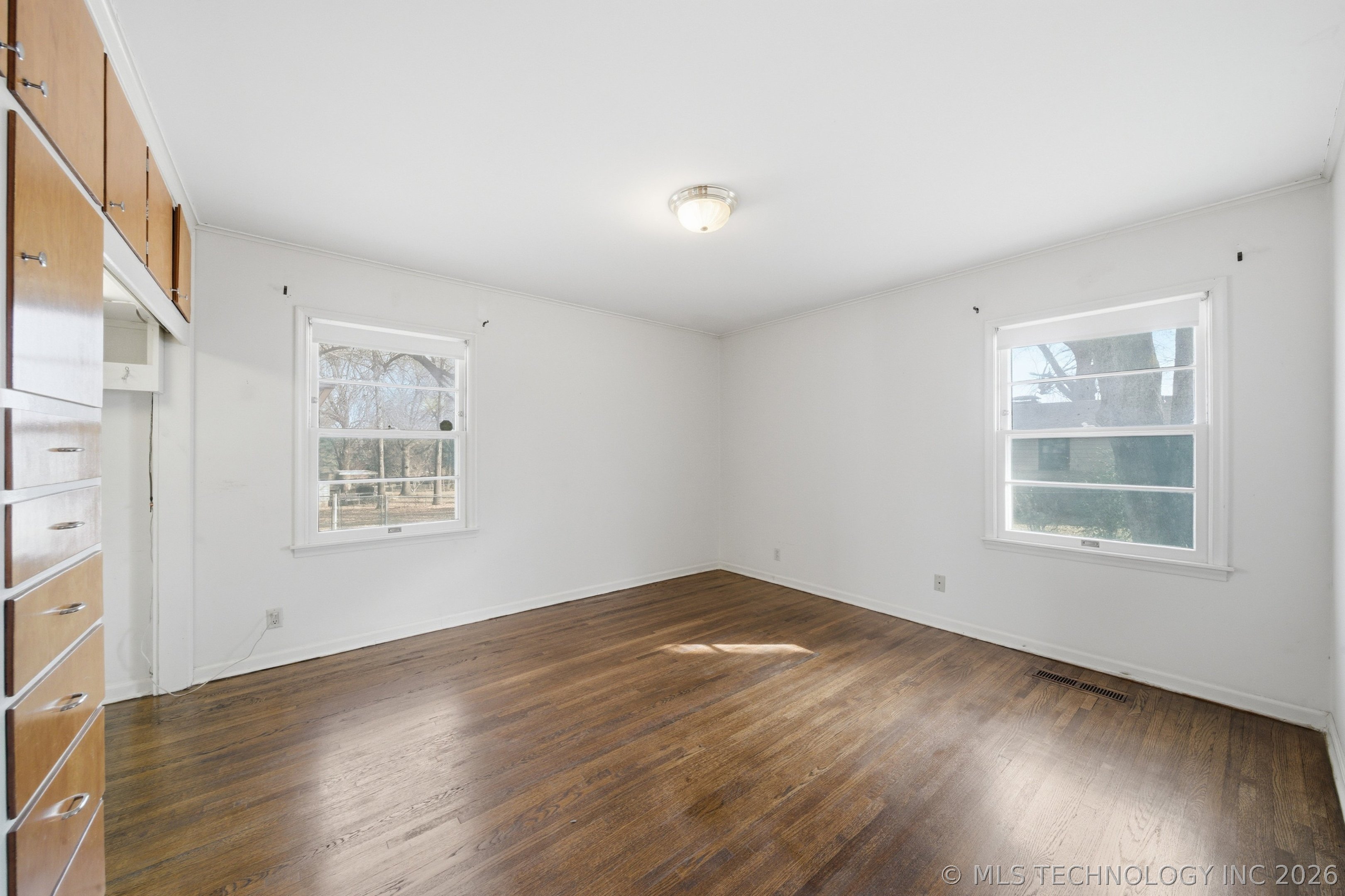 4905 S Columbia Avenue Property Photo 21