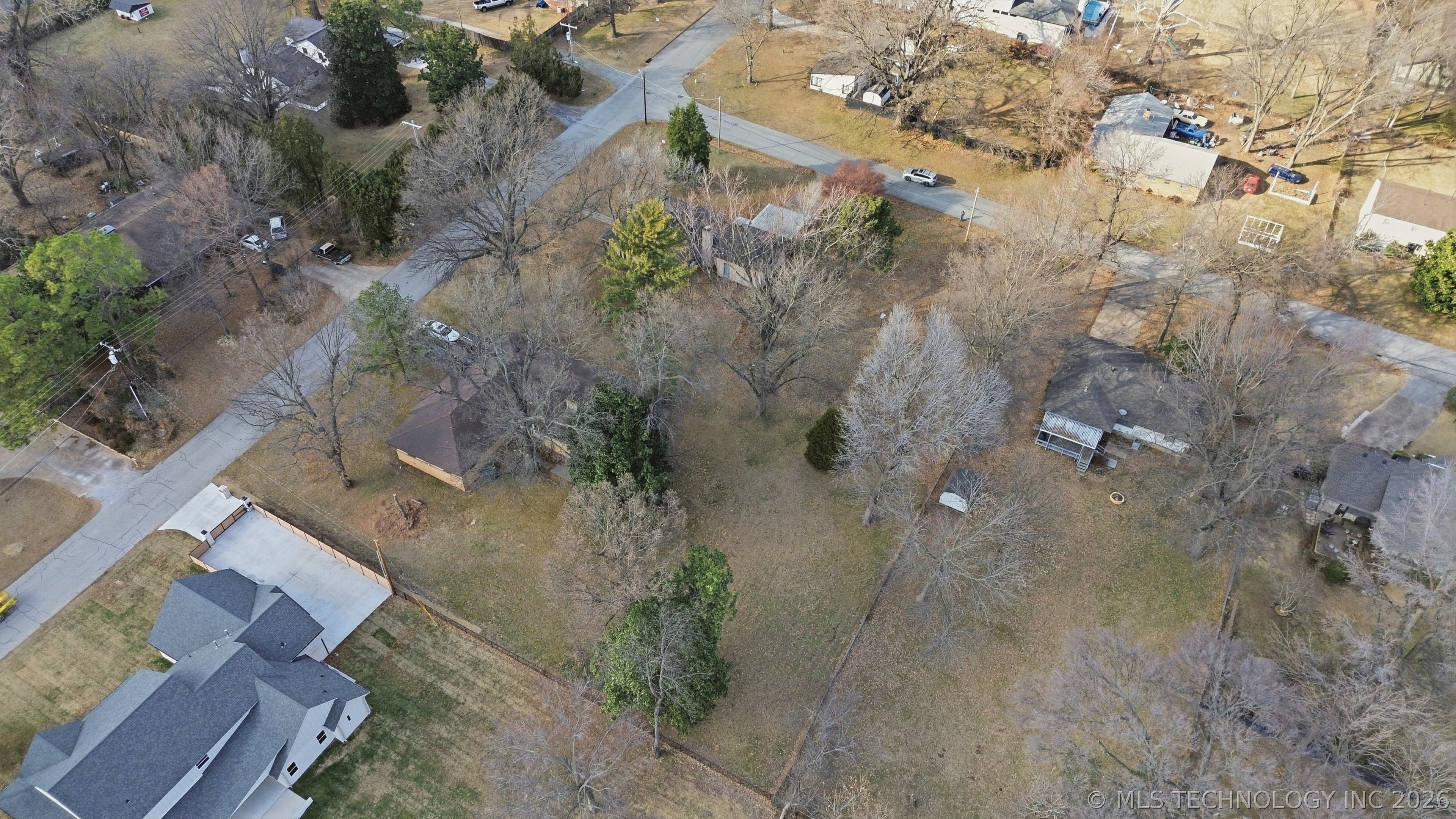 4905 S Columbia Avenue Property Photo 33