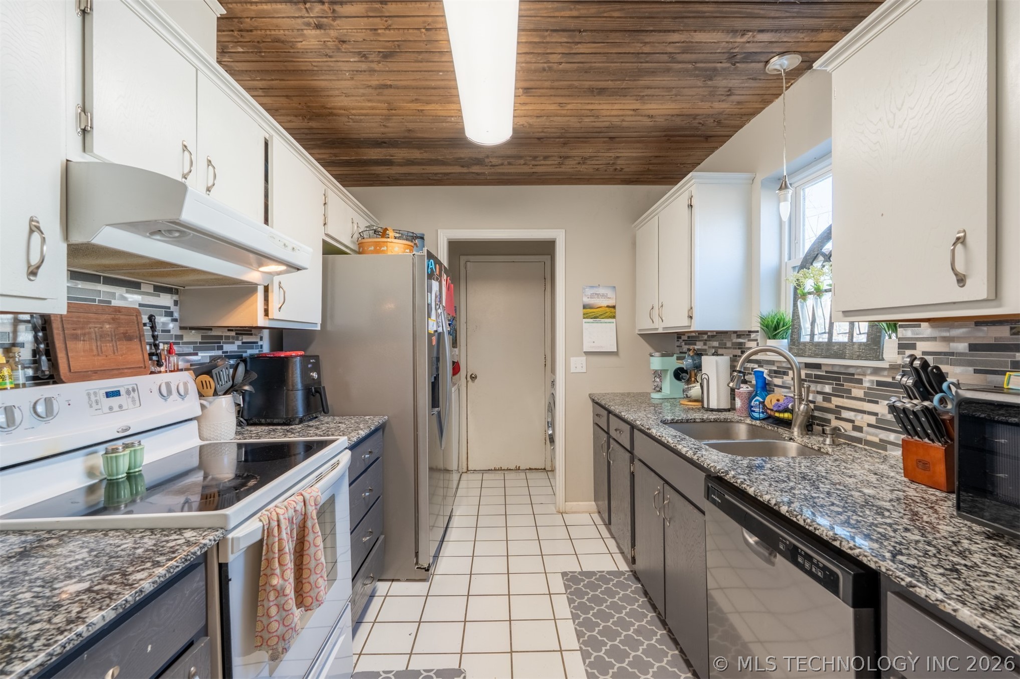 3013 S Ash Court Property Photo 13