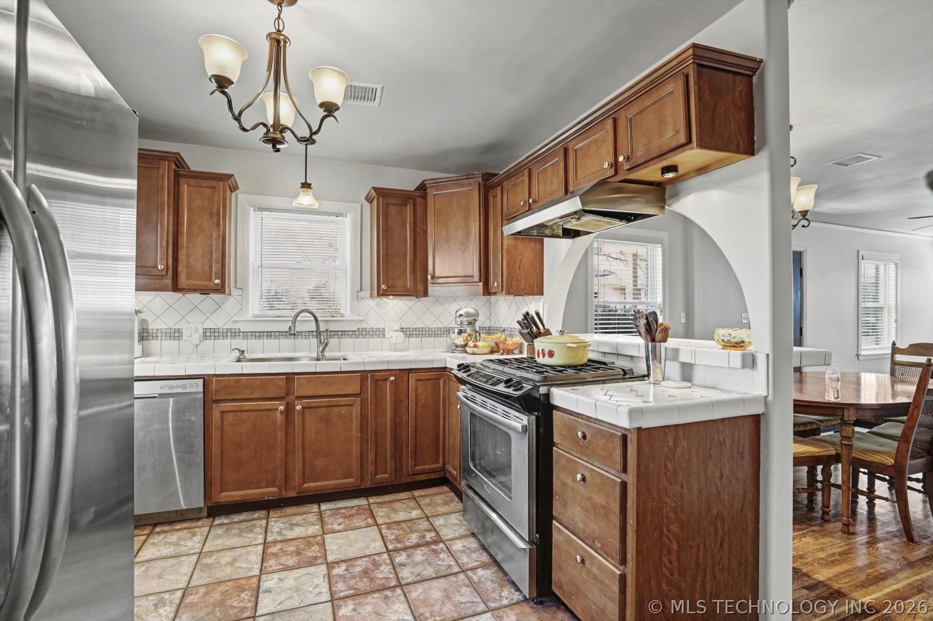 710 S Marion Avenue Property Photo 5