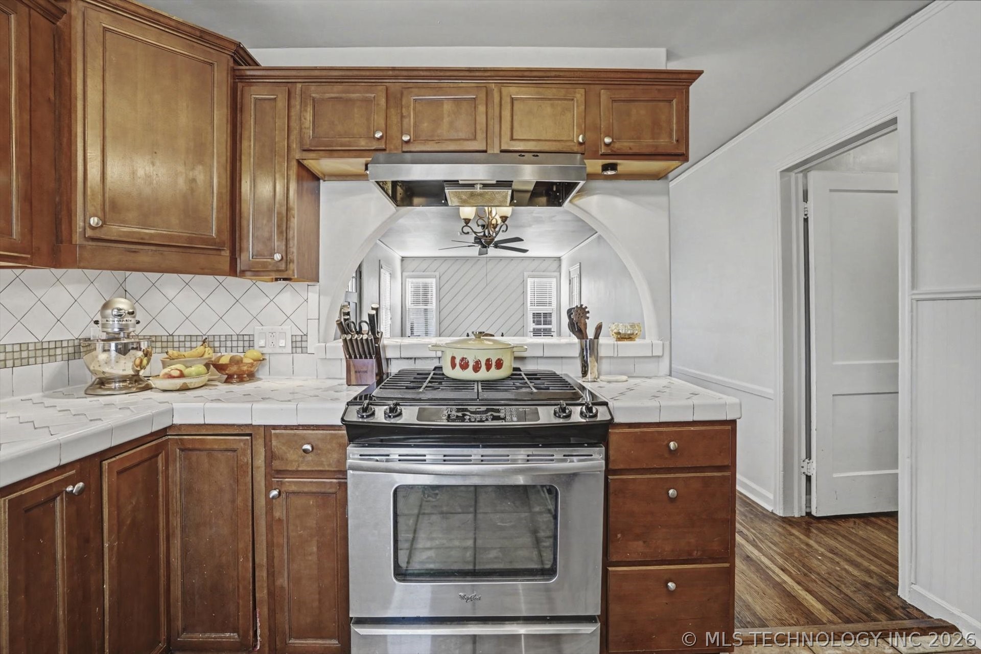 710 S Marion Avenue Property Photo 7