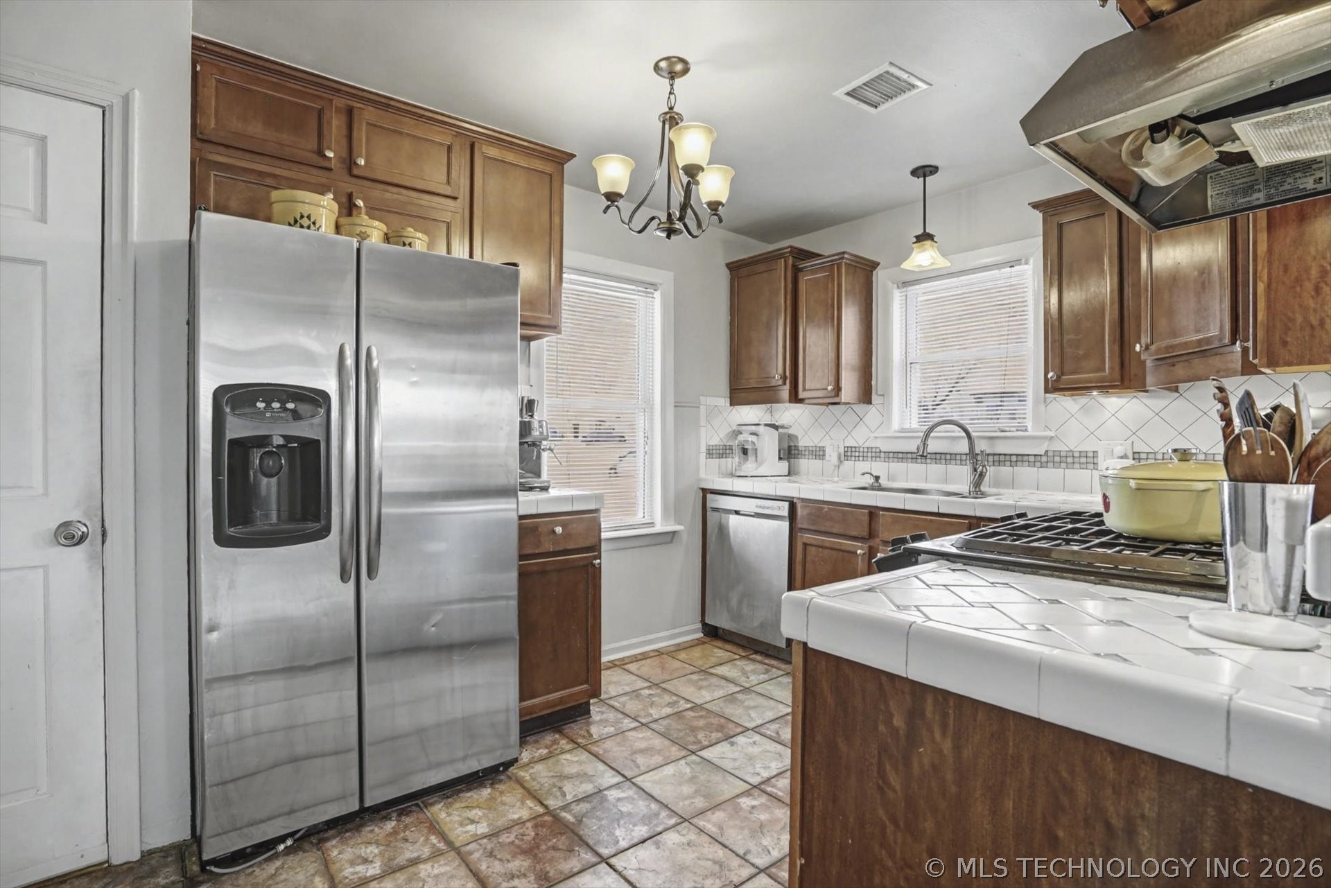 710 S Marion Avenue Property Photo 8