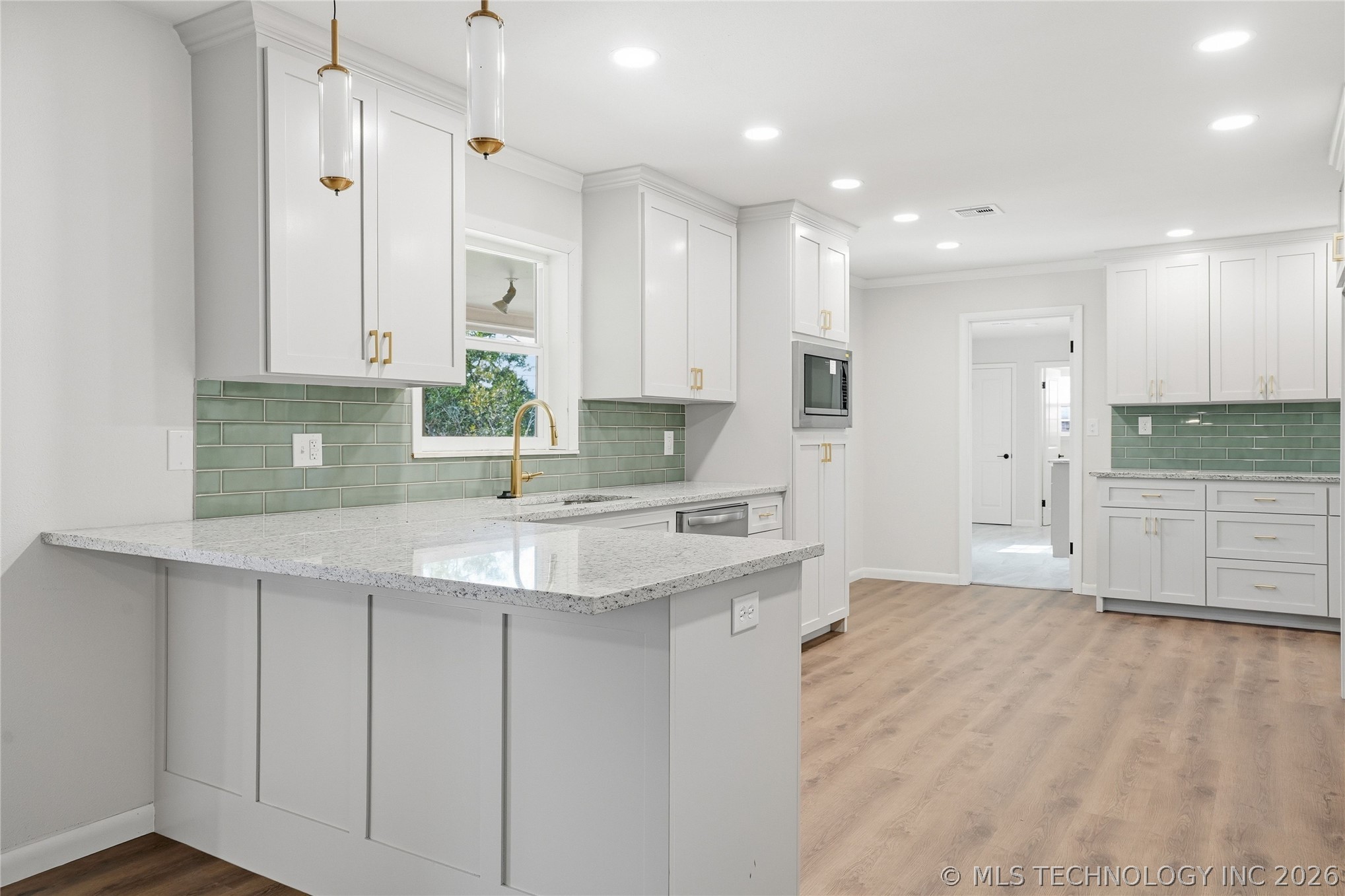 6082 E 56th Street Property Photo 3