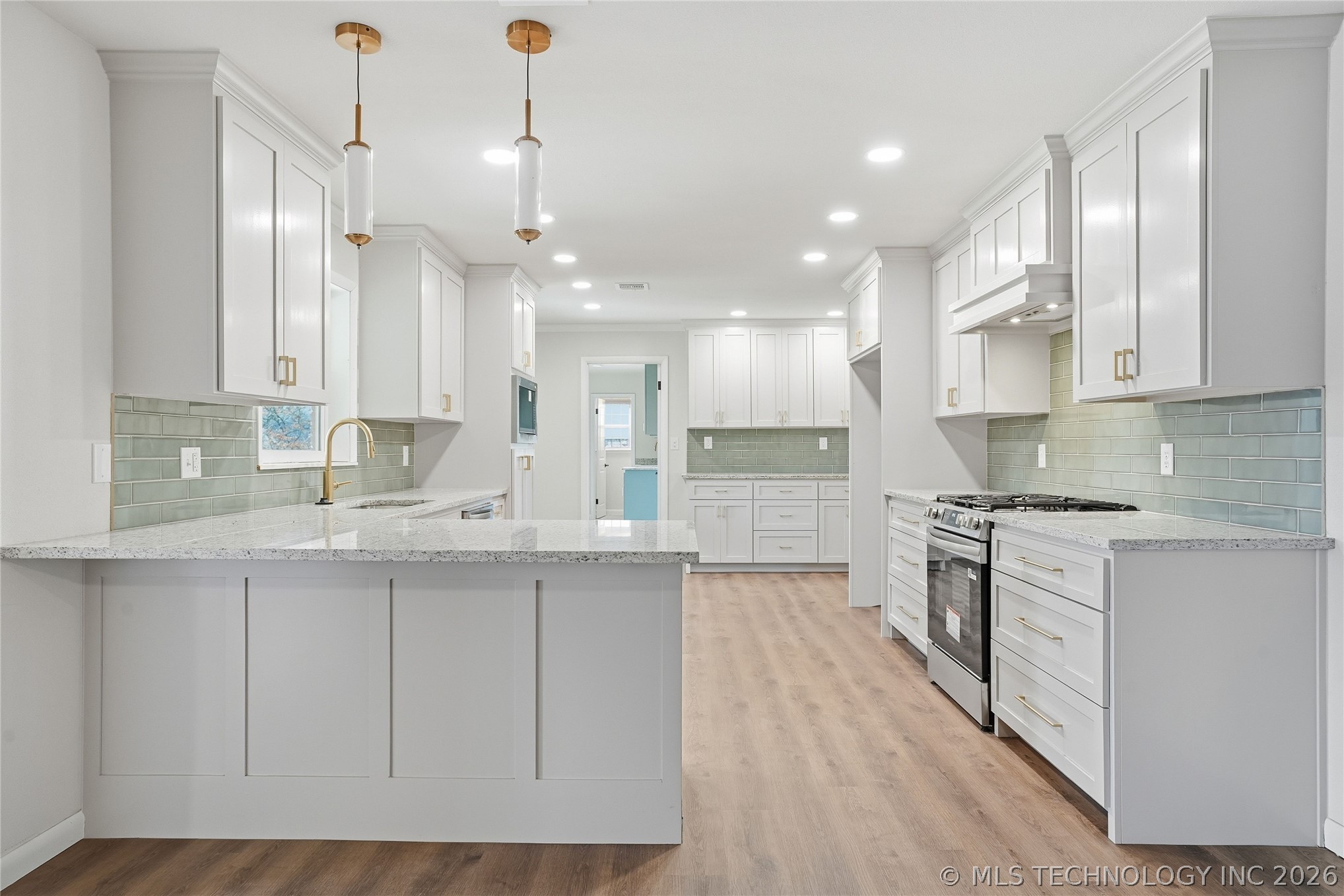 6082 E 56th Street Property Photo 4