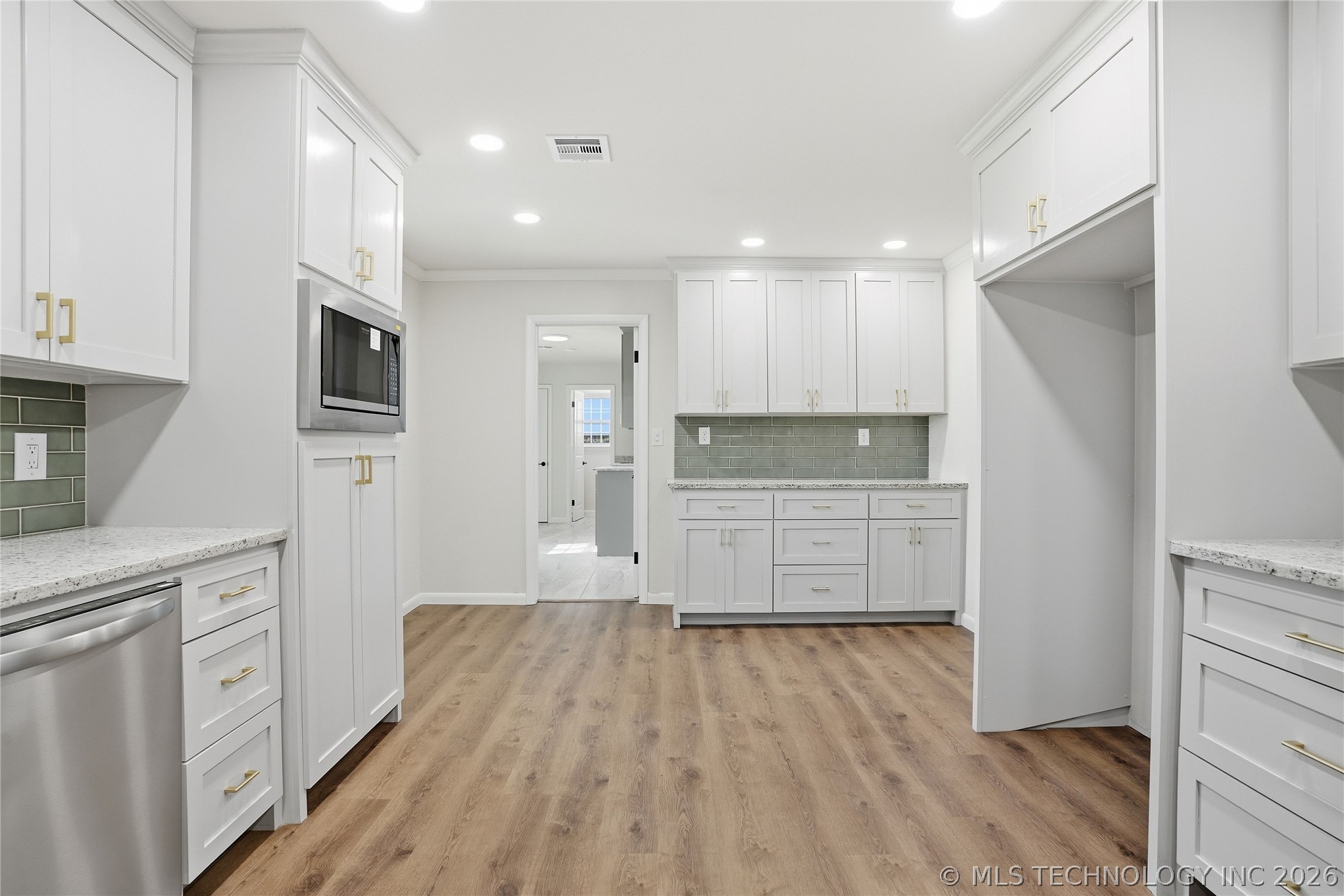 6082 E 56th Street Property Photo 5