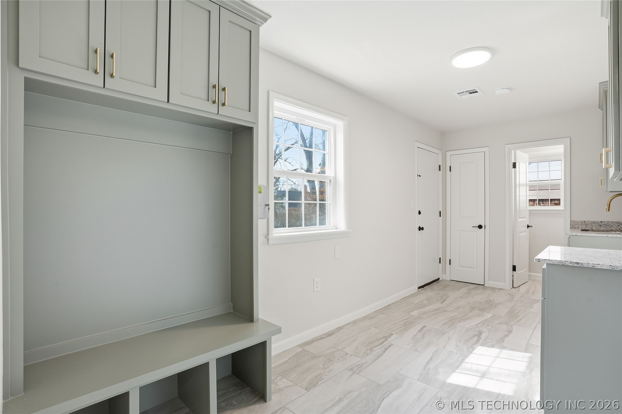 6082 E 56th Street Property Photo 13