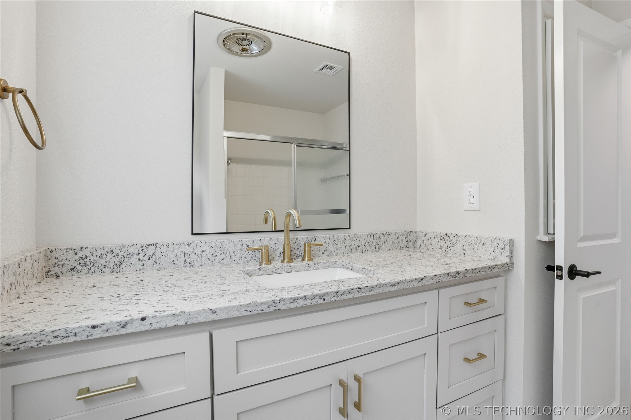 6082 E 56th Street Property Photo 14