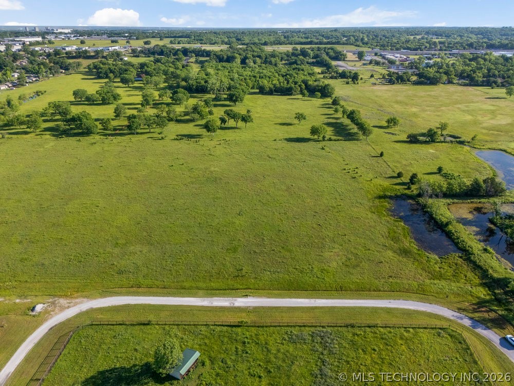 606 S Lynn Lane Road Property Photo 2