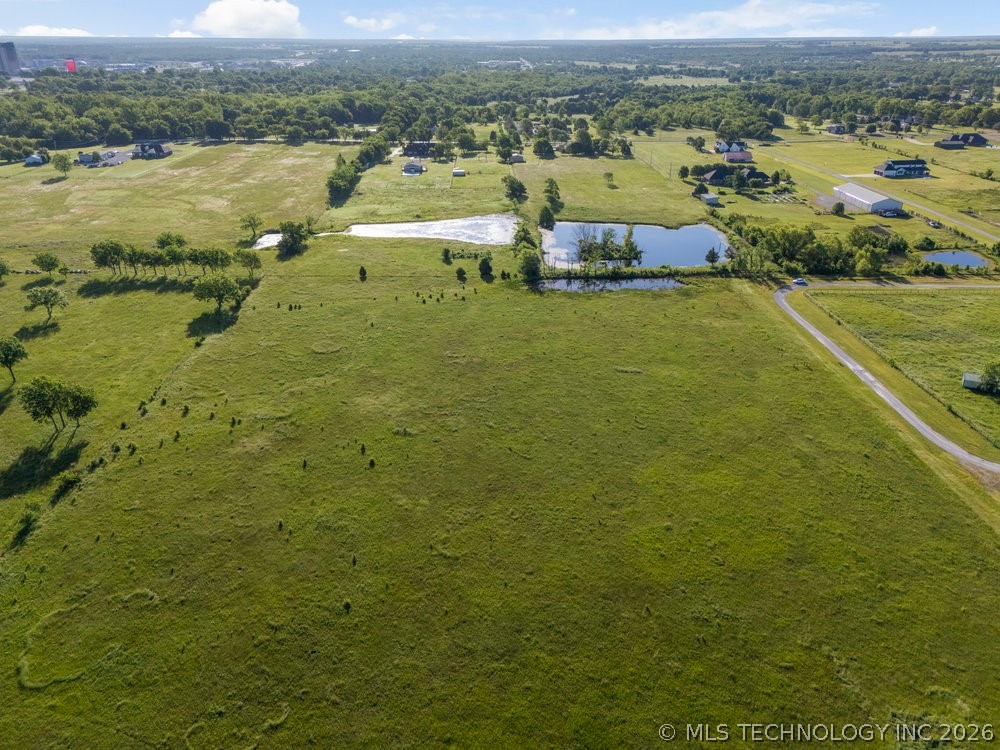 606 S Lynn Lane Road Property Photo 5