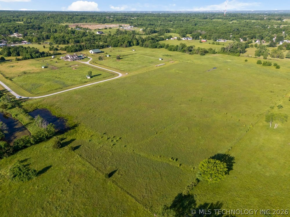 606 S Lynn Lane Road Property Photo 8