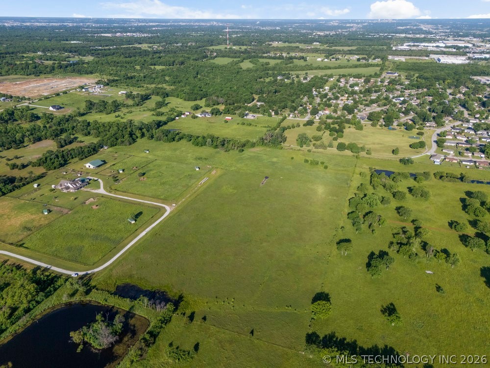 606 S Lynn Lane Road Property Photo 16