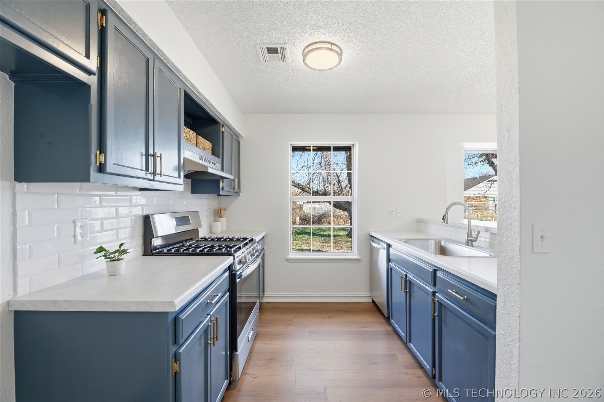 303 N Joanna Street Property Photo 9