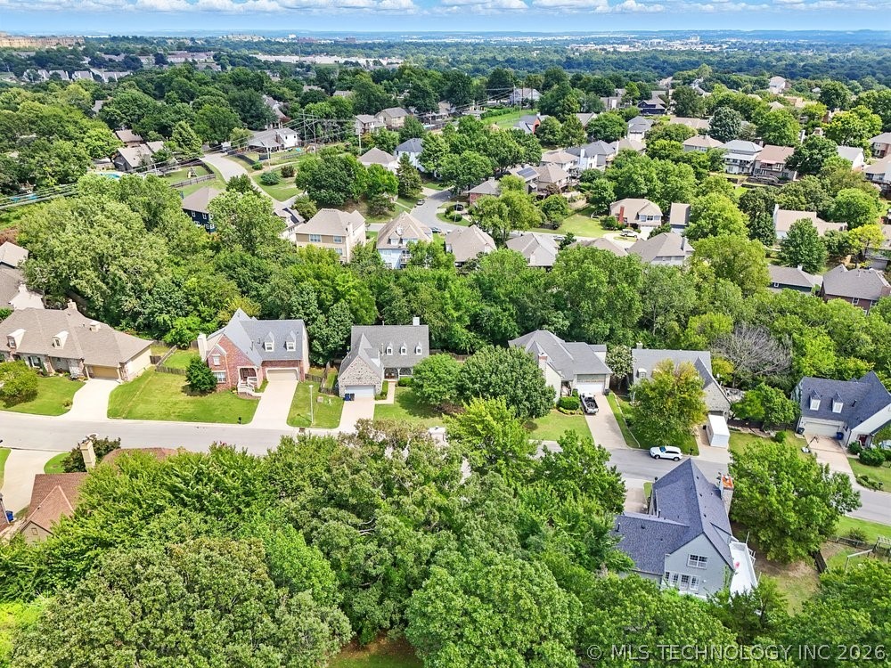 7646 S Fulton Avenue Property Photo 11