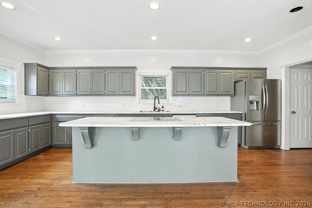 7646 S Fulton Avenue Property Photo 24