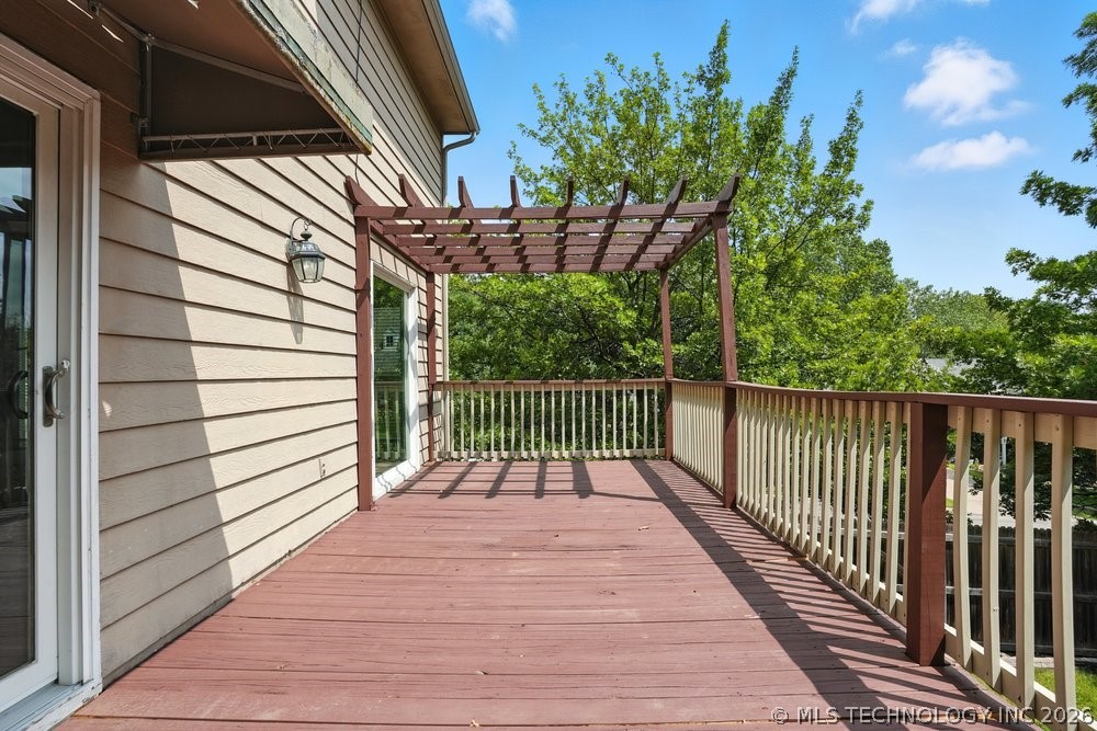 7646 S Fulton Avenue Property Photo 47