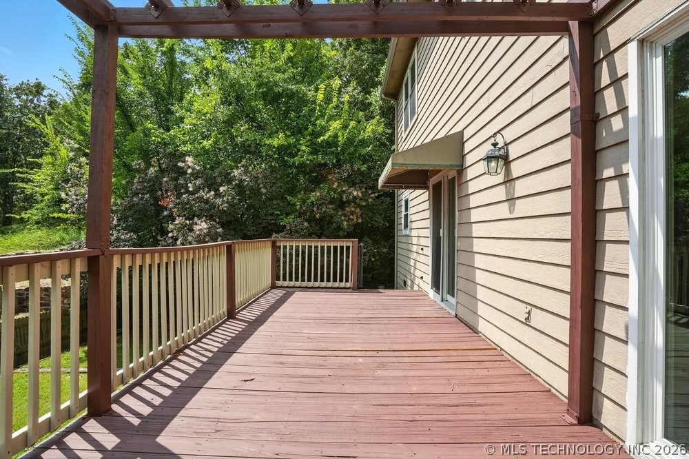 7646 S Fulton Avenue Property Photo 48