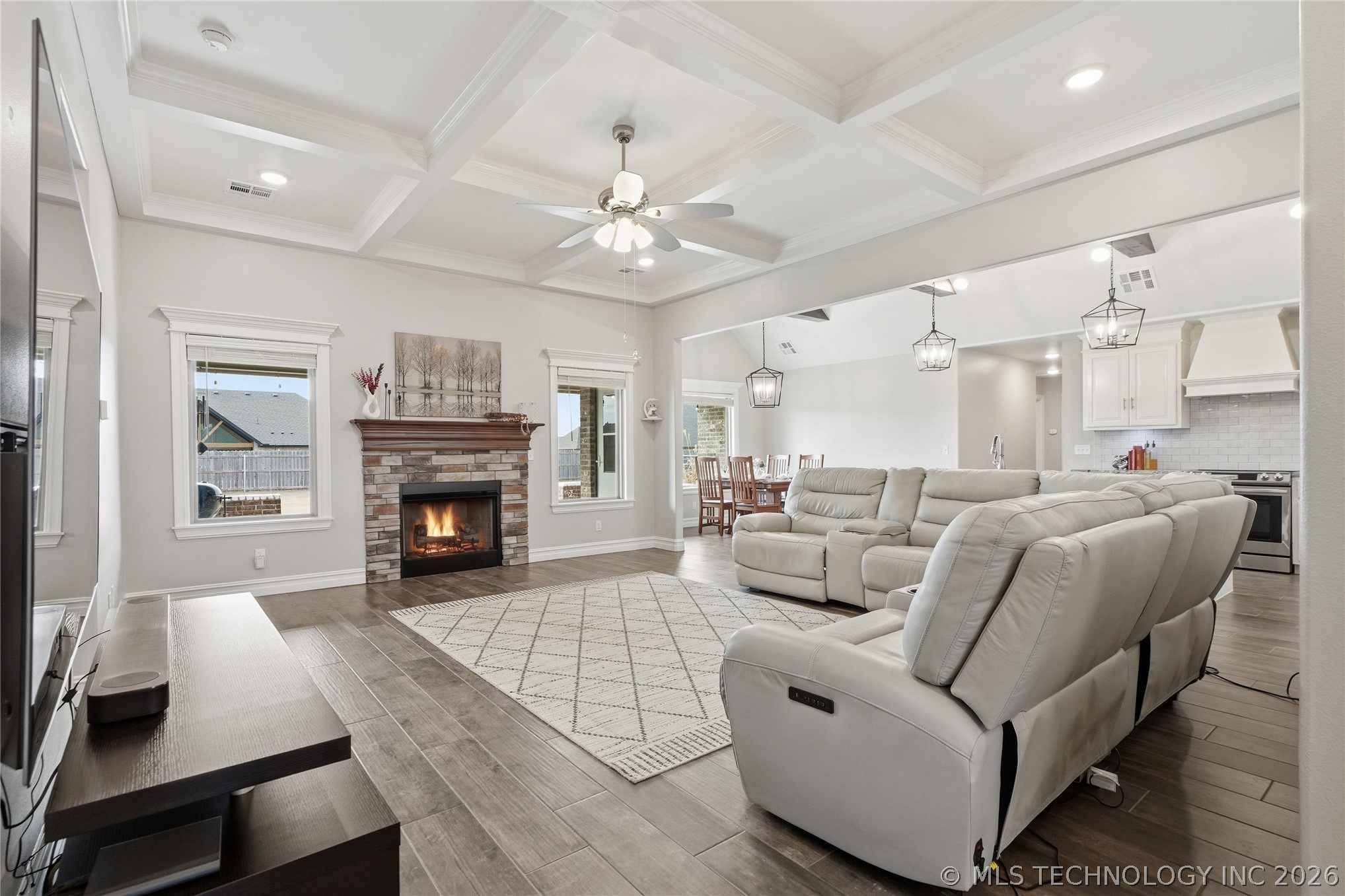 14128 N 70th East Avenue Property Photo 2