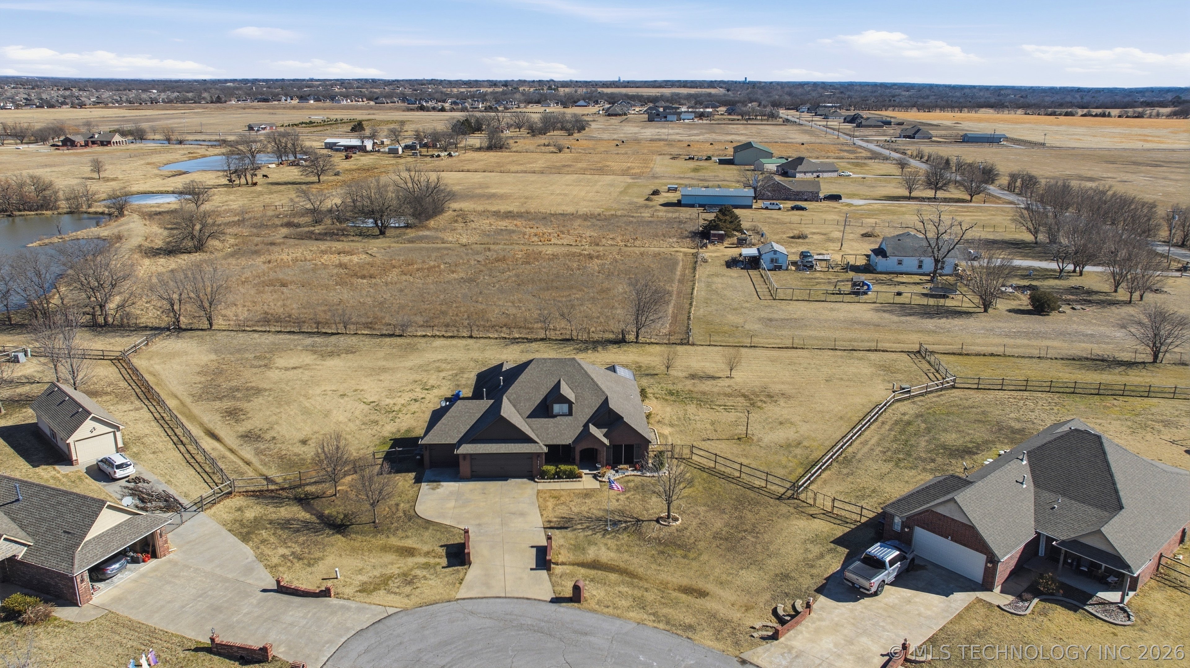 5972 E 136th Place N Property Photo 2