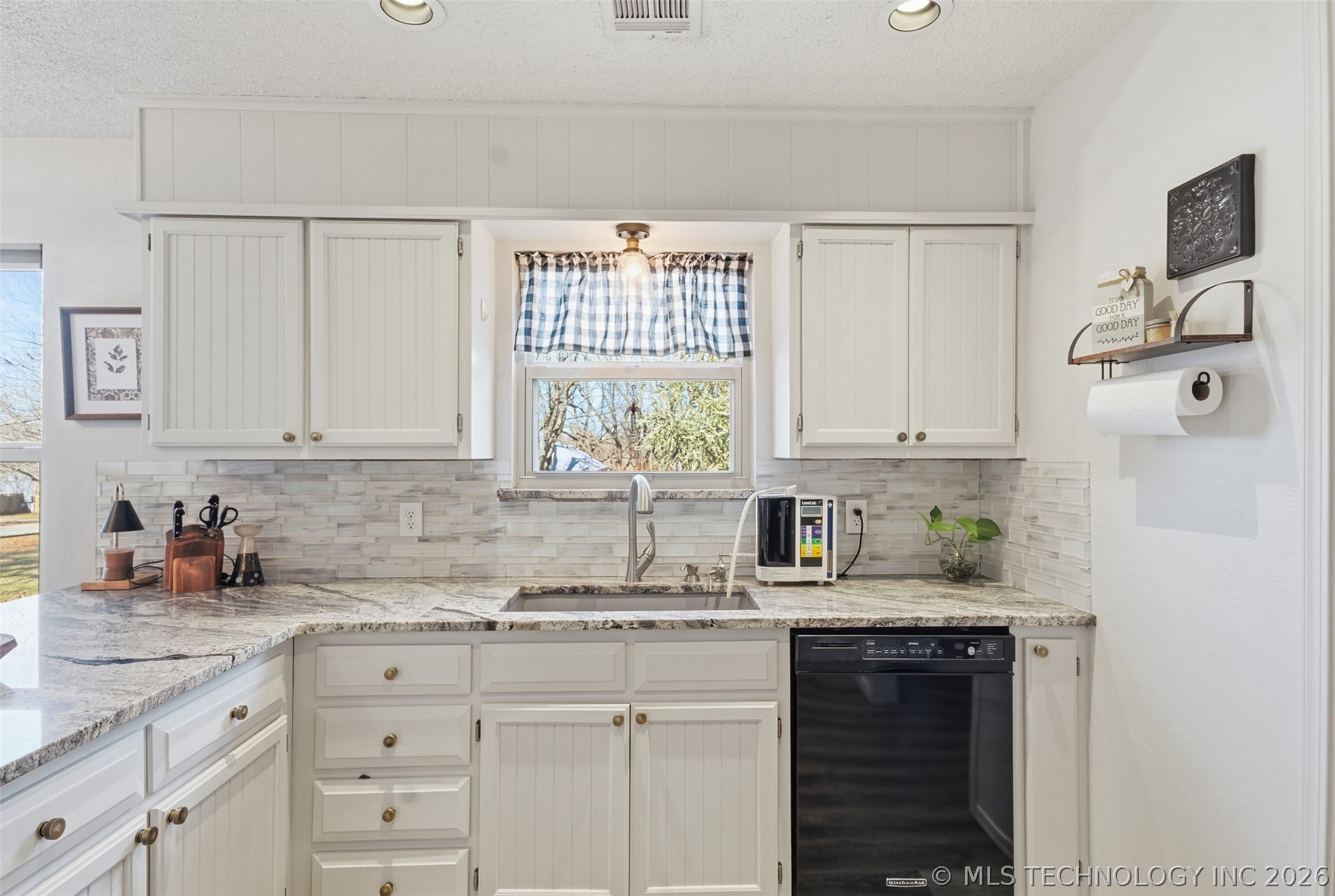 15519 S 298th East Avenue Property Photo 9