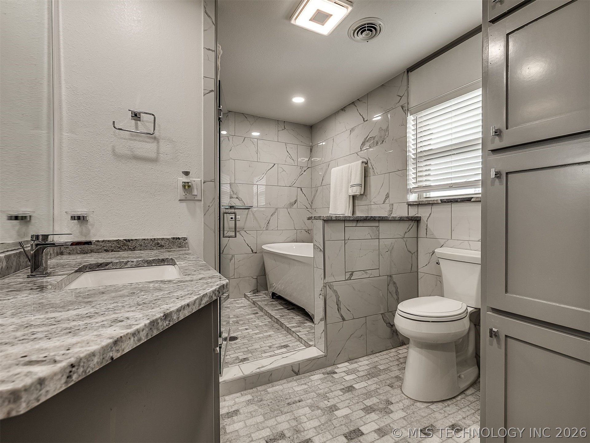 42900 W 11th Street Property Photo 45