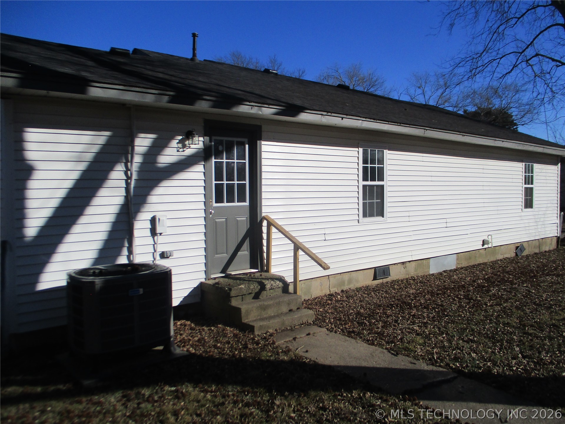 913 N Creek Avenue Property Photo 10